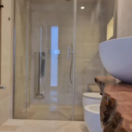 Bed & Breakfast Dimora Garibaldi 4*