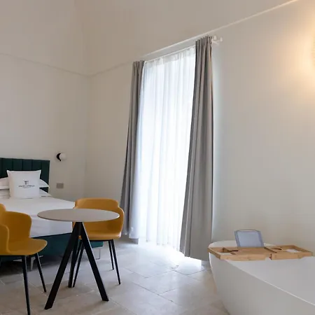 Dimora Garibaldi Bed & Breakfast 4*