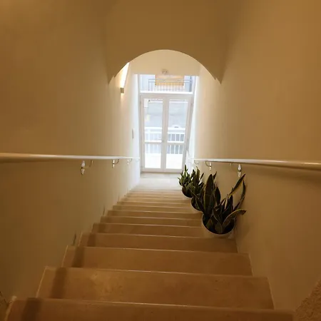 B&B Dimora Garibaldi 4*