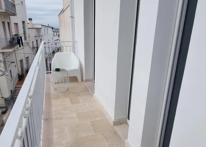 לינה וארוחת בוקר Dimora Garibaldi 4*