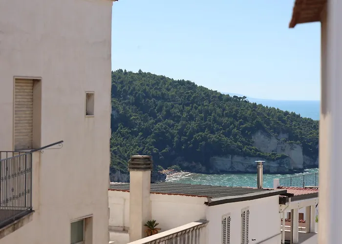 Dimora Garibaldi Bed & Breakfast 4*